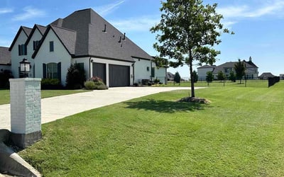 Photo of Emily L.'s yard after getting lawn care in Kaufman, TX