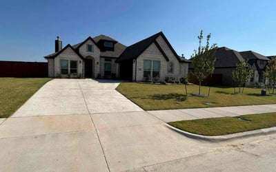 Photo of Angelo C.'s yard after getting lawn care in Midlothian, TX