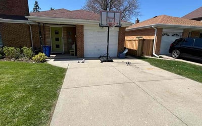 Photo of Yumeka B.'s yard after getting lawn care in Park Ridge, IL