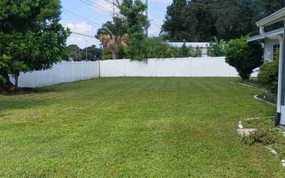 Photo of Kim M.'s yard after getting lawn care in Sun City Center, FL