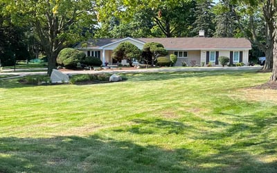 Photo of Rhonda B.'s yard after getting lawn care in Morris, IL