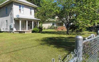 Photo of Sheila M.'s yard after getting lawn care in Leavenworth, KS