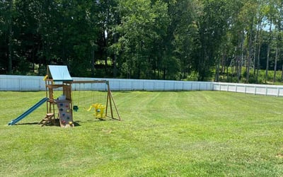 Photo of Traci B.'s yard after getting lawn care in Elizabethtown, PA