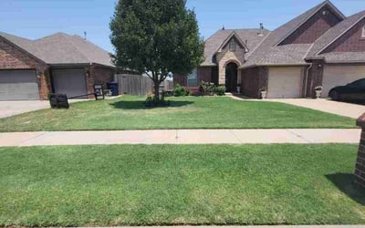 Photo of Sebrina H.'s yard after getting lawn care in Yukon, OK