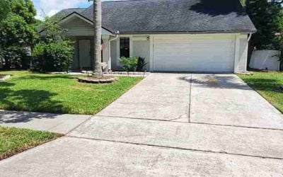 Photo of Tyler A.'s yard after getting lawn care in Oviedo, FL