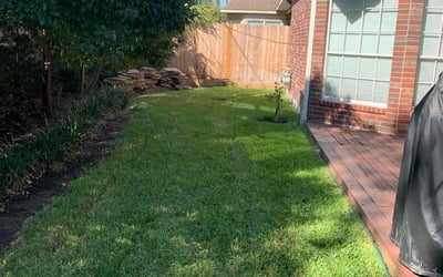 Photo of Bradford B.'s yard after getting lawn care in Bellaire, TX