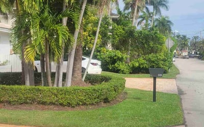 Photo of Raymond Y.'s yard after getting lawn care in North Miami Beach, FL