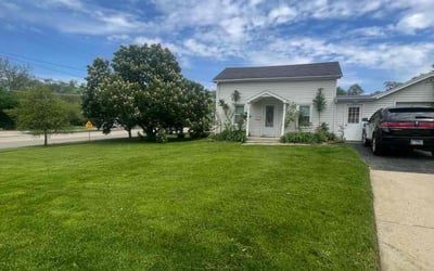 Photo of Lon A.'s yard after getting lawn care in Lockport, IL