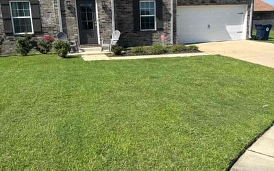 Photo of Raymond F.'s yard after getting lawn care in Richmond, TX
