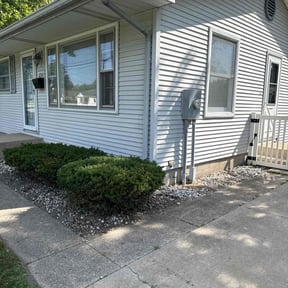 Flower Bed Weeding by Andy's Lawn Services reviewed on June 14, 2022