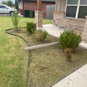 Flower Bed Weeding by Prime Kuttz Lawn Services reviewed on June 21, 2019