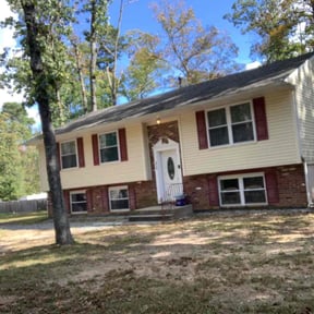 Leaf Removal by Loza Lawn & Home Services reviewed on June 8, 2022