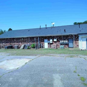 Weeding by Scott lawn cares services reviewed on April 21, 2025