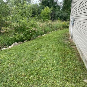 Cleanups by Lowcountry yard maintaince reviewed on May 25, 2022