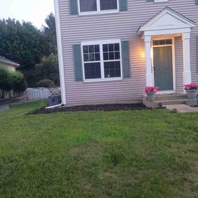Flower Bed Weeding by D&D Reliable Services LLC reviewed on November 15, 2024