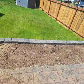 Flower Bed Weeding by Brian Fritts reviewed on August 6, 2022