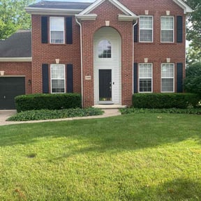 Bush Trimming by Cherry Lawncare reviewed on June 7, 2022
