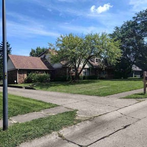 Bush Trimming by Stephens Lawn Care reviewed on May 27, 2022