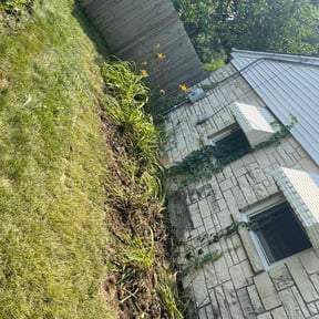 Flower Bed Weeding by Right Lawn Care reviewed on June 6, 2022