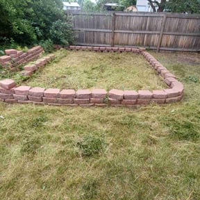 Flower Bed Weeding by Backbreakers LLC reviewed on May 8, 2025