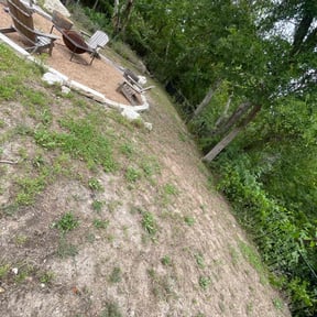 Leaf Removal by JH Landscape LLC reviewed on November 30, 2021