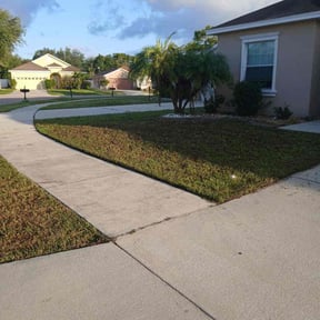 Flower Bed Weeding by Adams Paiz reviewed on April 27, 2022
