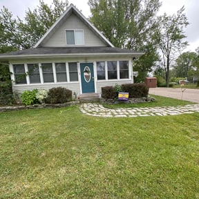 Bush Trimming by Djalt Lawn Maintenance, LLC reviewed on June 15, 2022