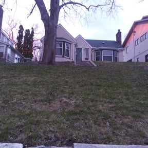 Cleanups by Uppercuts Lawn Care reviewed on November 6, 2022