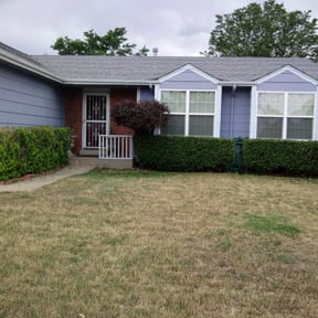 Bush Trimming by Matthews Lawn Care reviewed on June 13, 2022