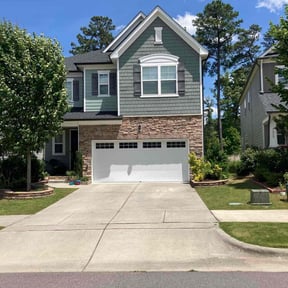 Flower Bed Weeding by Royal Scenery LLC reviewed on June 5, 2022