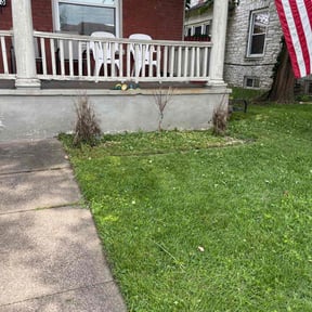 Flower Bed Weeding by Raker&#039;s Lawn Services reviewed on October 4, 2024