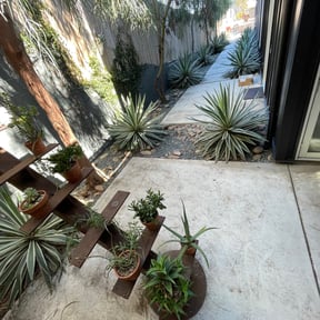 Weeding by Riveria Landscaping reviewed on April 15, 2022