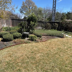 Weeding by < Average Joe’s Landscaping reviewed on December 4, 2020