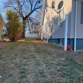 Leaf Removal by Hargett lawn services reviewed on November 26, 2021
