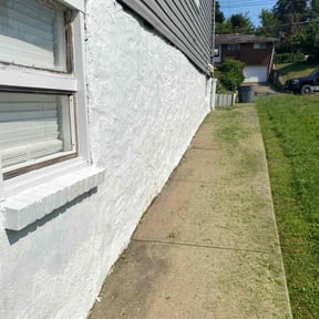 Weeding by Lawns 4 Less reviewed on November 5, 2024