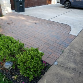 Cleanups by Listo Lawns Smart Landscaping Solutions reviewed on October 7, 2024