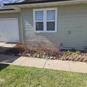 Bush Trimming by Dortch Demo and cleanup reviewed on September 27, 2021