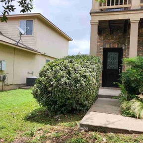 Bush Trimming by Escobar's Landscaping reviewed on July 14, 2022