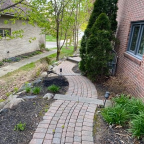 Flower Bed Weeding by Adam Wisdom reviewed on May 17, 2022