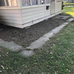 Flower Bed Weeding by Heavenly Landscapes reviewed on July 19, 2022