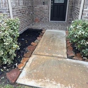 Flower Bed Weeding by All Season's reviewed on May 8, 2022