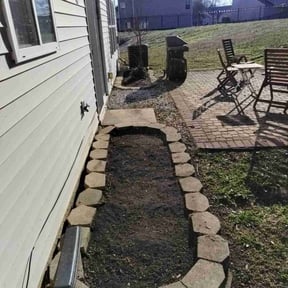 Flower Bed Weeding by Stream Scene Landscaping reviewed on July 22, 2025