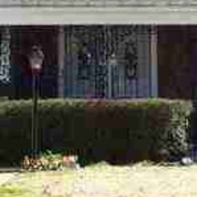Bush Trimming by SMG LAWN CARE LLC reviewed on July 30, 2025