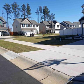 Leaf Removal by Nicholas Garbooshian reviewed on August 3, 2022