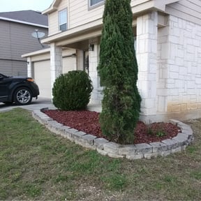 Bush Trimming by Emerald Lawns reviewed on May 13, 2025