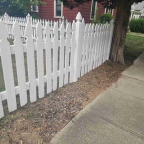 Flower Bed Weeding by Mow & Go reviewed on May 6, 2022