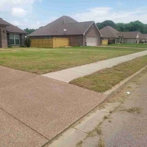 Cleanups by Alexander Landscaping reviewed on May 20, 2022
