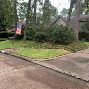 Cleanups by We Cutt Dat Lawn Care reviewed on August 15, 2024