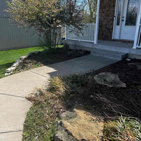 Flower Bed Weeding by Q&R landscaping solutions reviewed on April 24, 2022