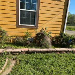 Flower Bed Weeding by Chuyin&#039;s Lawn Care LLC reviewed on June 30, 2022